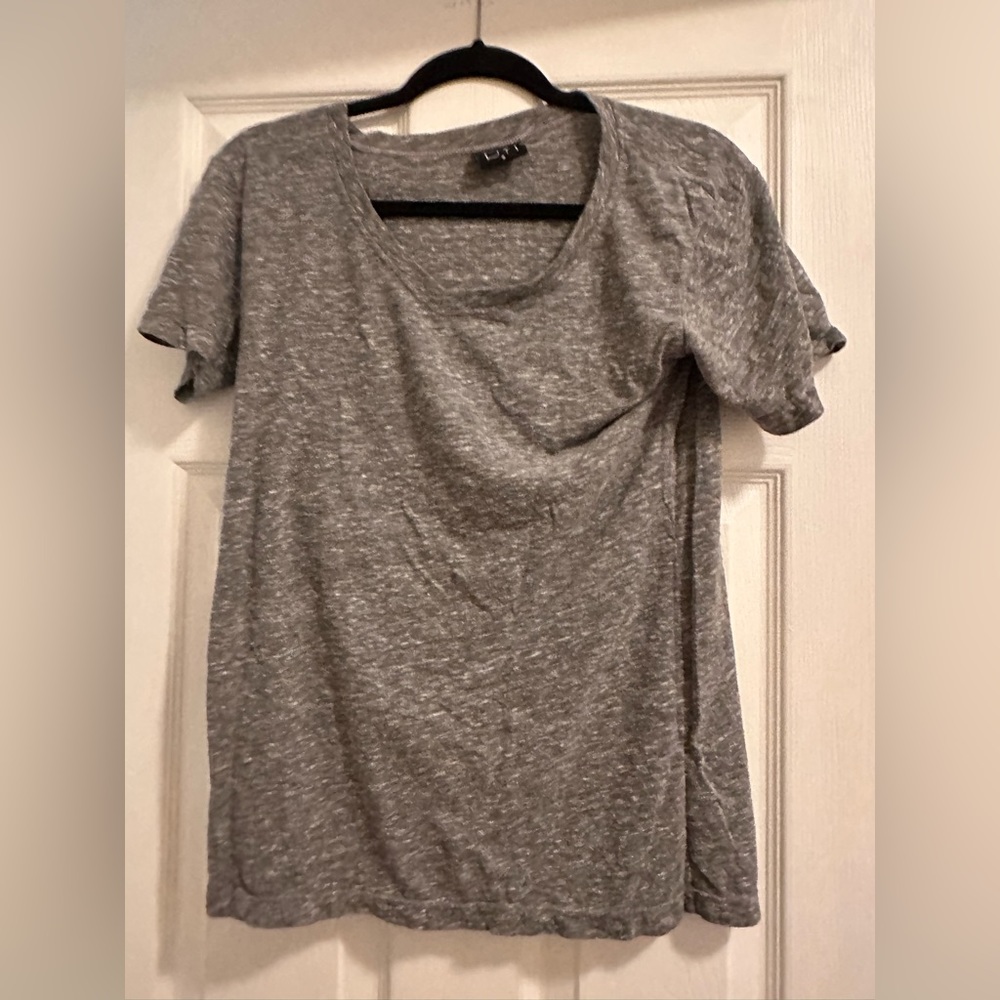 DYI Gray t-shirt size: small